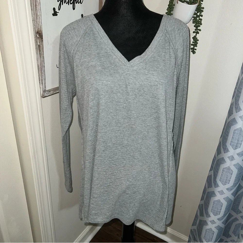 WILDFOX Haley Brushed Top Gray Sweater